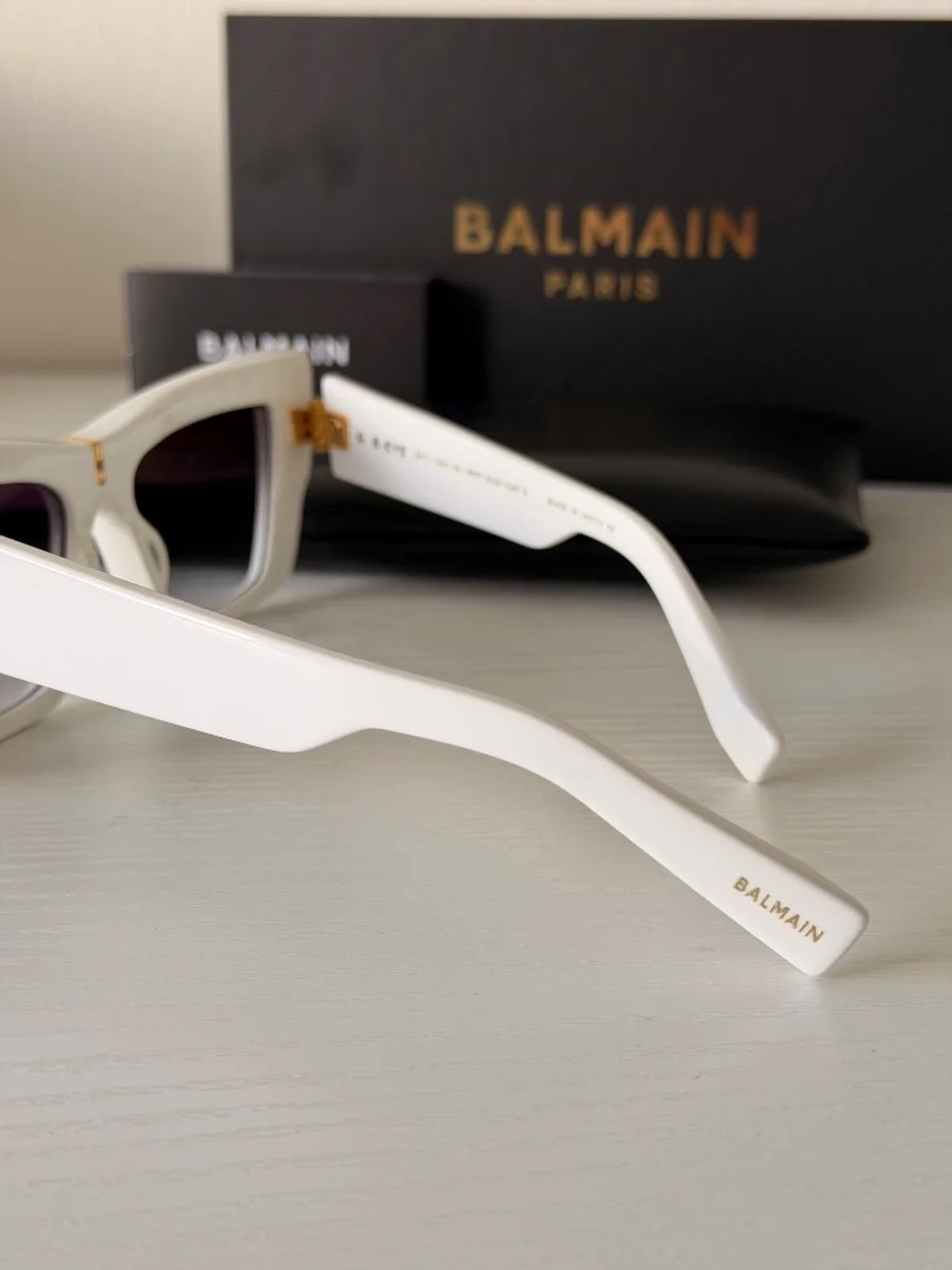 New BALMAIN White Cat Eye Sunglasses B-EYE BPS 156C-54 WHT-GLD Authentic